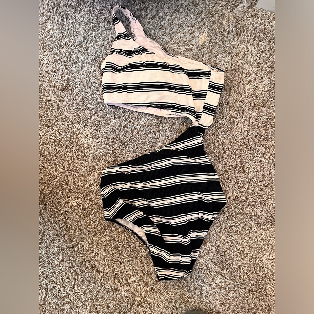 Victoria's Secret One Piece Cutout Swimsuit